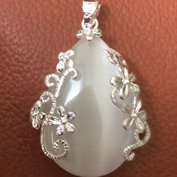 Jewelry - Pendant & Stone